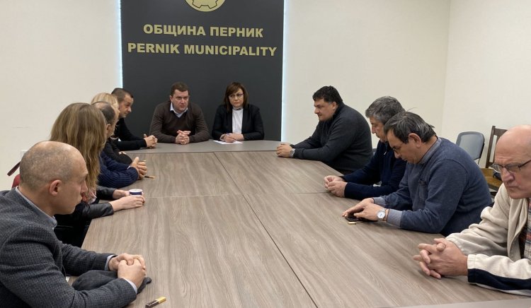 Корнелия Нинова се среща с главния прокурор заради кризата в Перник