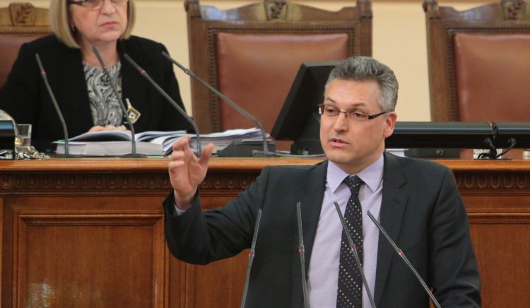  Валери Жаблянов: Крайно време да бъде сложен ред в отношенията между българските правителства и ЕК